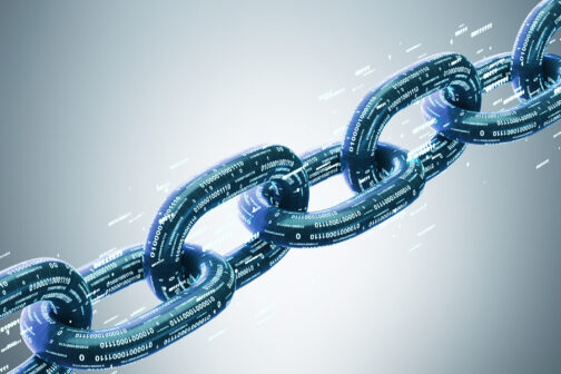 Diagonal chain, a blockchain concept, gray © ismagilov/GettyImages
