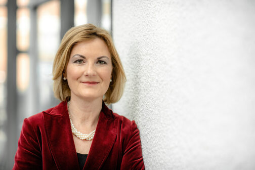Corporate Governance - Karin Barthelmes-Wehr